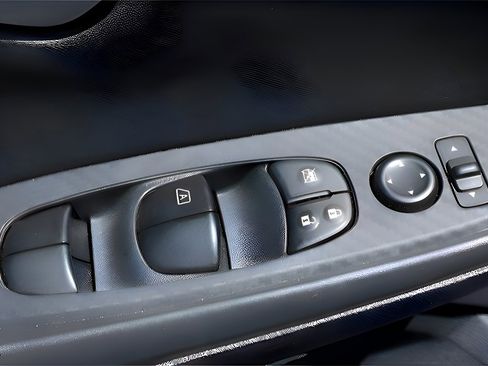 Used 2025 Nissan Sentra SV image 30