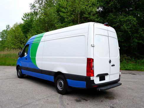 Used 2020 Mercedes-Benz Sprinter 2500 image 3