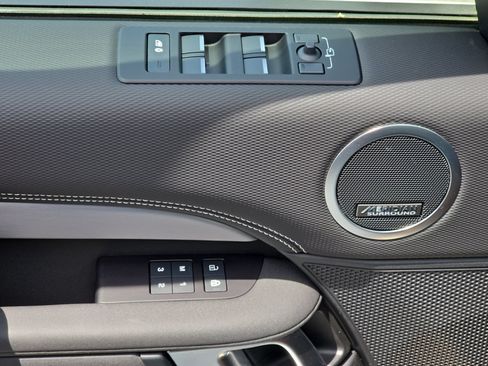Certified 2025 Land Rover Discovery Dynamic SE AWD/4WD image 29
