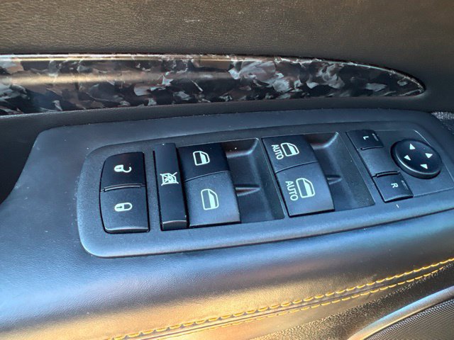 Used 2022 Dodge Durango R/T w/ Hemi Orange Plus Package AWD/4WD image 13