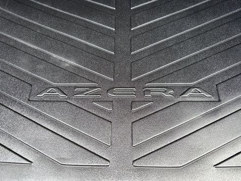 Used 2012 Hyundai Azera image 25