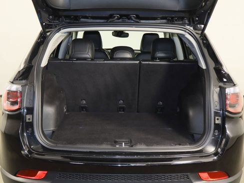 Used 2022 Jeep Compass Latitude image 18