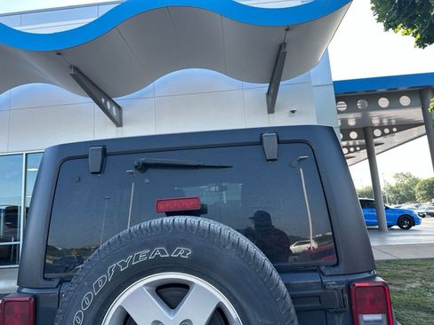 Used 2017 Jeep Wrangler Unlimited Sport w/ Quick Order Package 24S AWD/4WD image 5