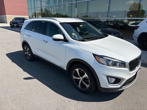Used 2017 Kia Sorento EX w/ EX V6 Premium Package AWD/4WD image 3