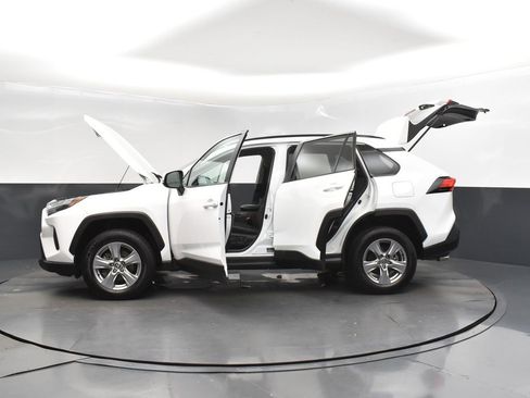 Used 2022 Toyota RAV4 XLE image 47