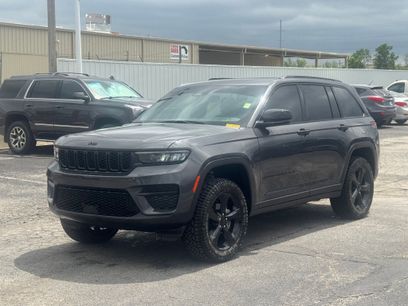 Used 2024 Jeep Grand Cherokee Altitude