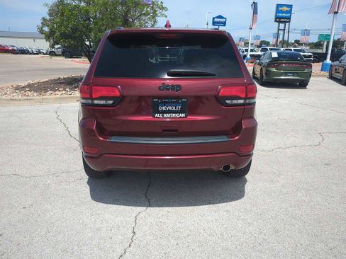 Used 2022 Jeep Grand Cherokee Laredo X RWD image 7