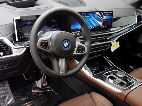 New 2026 BMW X5 xDrive50e w/ M Sport Package AWD/4WD image 7