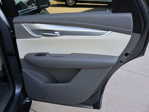 Certified 2021 Cadillac XT5 Premium Luxury image 16