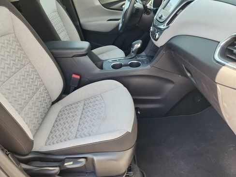 Used 2024 Chevrolet Equinox LT FWD image 15