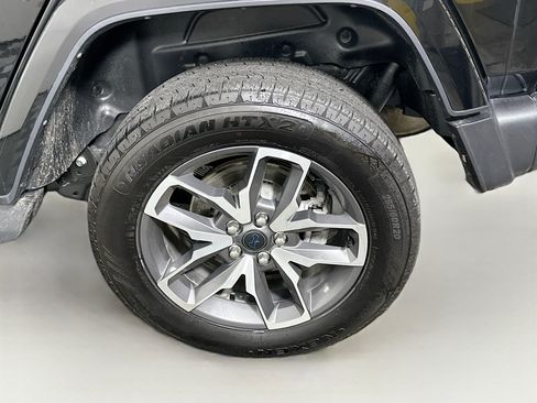 Used 2024 Jeep Wrangler Unlimited w/ Convenience Group AWD/4WD image 11