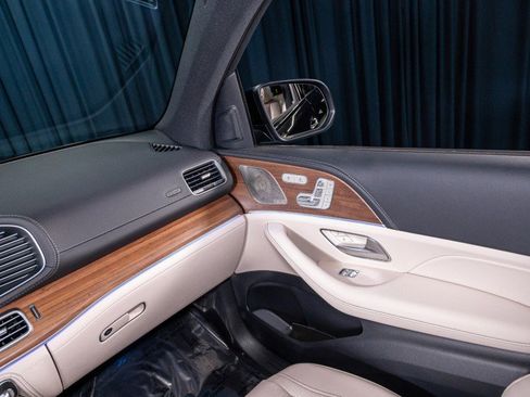 New 2026 Mercedes-Benz GLS 580 4MATIC image 28