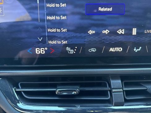 Used 2024 Chevrolet Equinox EV RS image 20