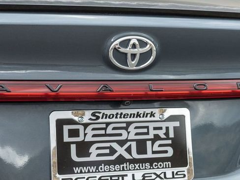 Used 2019 Toyota Avalon XSE FWD image 5