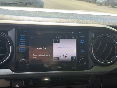 Used 2018 Toyota Tacoma TRD Off-Road AWD/4WD image 20