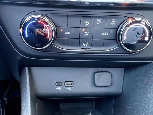 Used 2025 Buick Encore GX Preferred FWD image 31