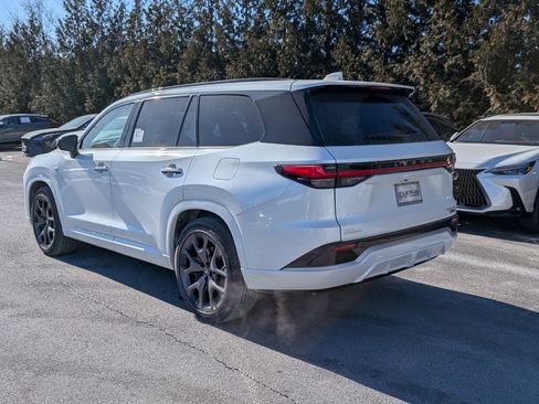 New 2026 Lexus TX 500h AWD image 3