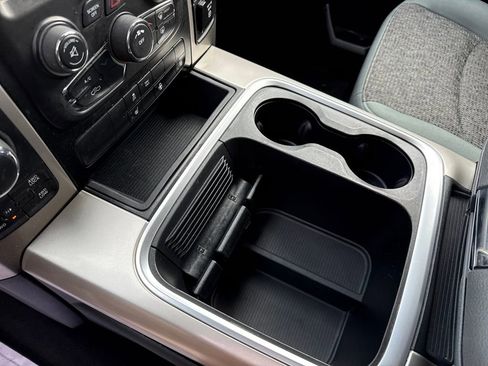 Used 2018 RAM 1500 SLT image 24