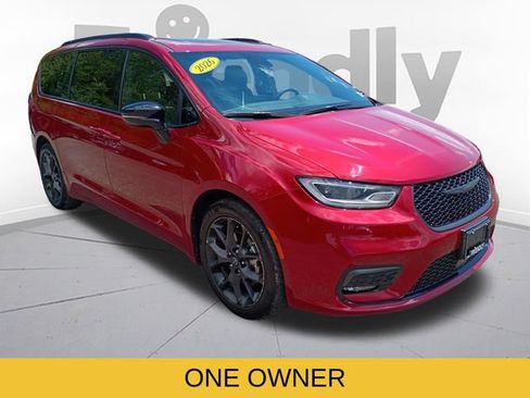 Used 2026 Chrysler Pacifica Limited w/ S Appearance Package FWD image 3
