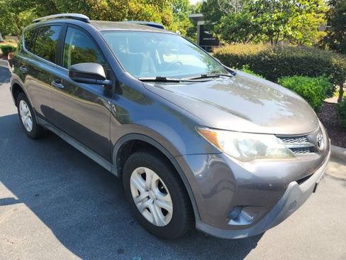Used 2015 Toyota RAV4 LE AWD/4WD image 5