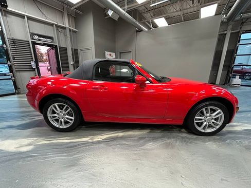Used 2012 MAZDA MX-5 Miata Sport w/ Convenience Pkg RWD image 22
