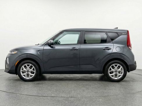 Used 2025 Kia Soul LX w/ LX Technology Package FWD image 5