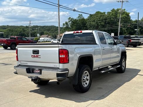 Used 2018 GMC Sierra 2500 SLE w/ Snow Plow Prep Package AWD/4WD image 14