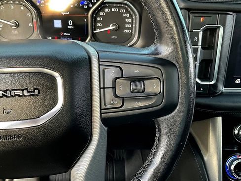 Used 2021 GMC Yukon Denali image 12