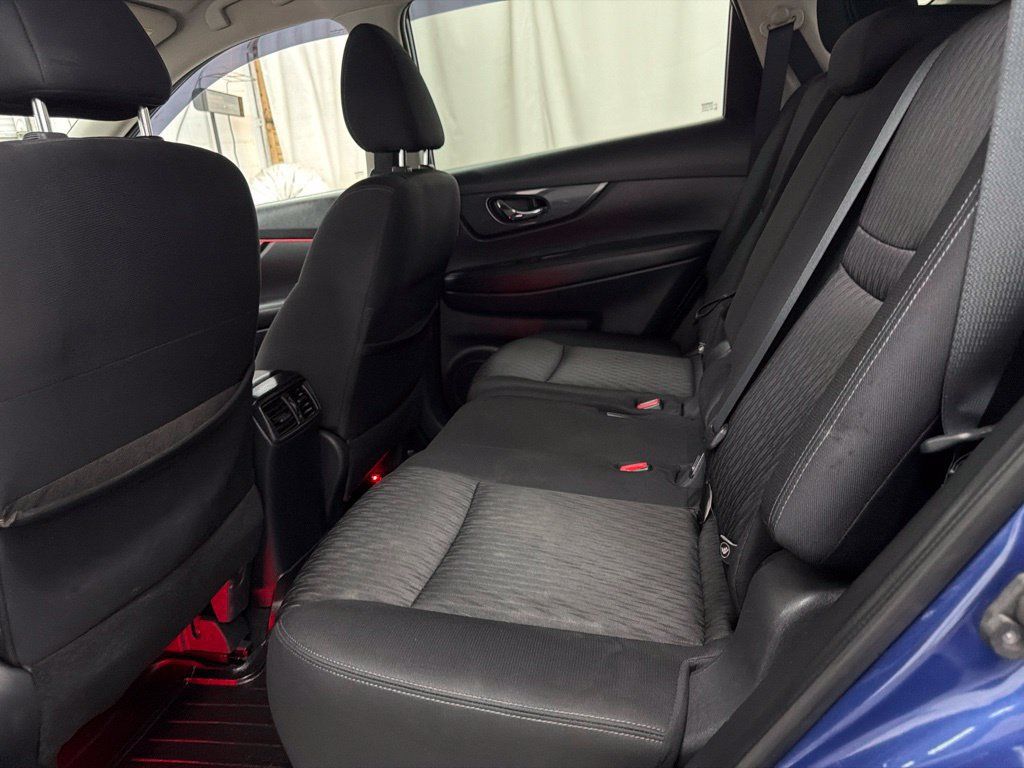 Used 2020 Nissan Rogue SV AWD/4WD image 21