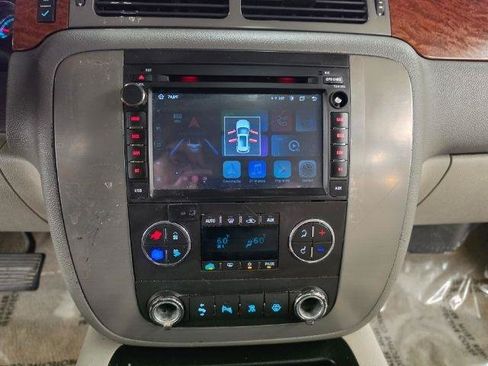 Used 2008 GMC Yukon XL SLT w/ SLT Preferred Equipment Group AWD/4WD image 18