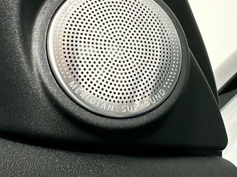 Certified 2025 Land Rover Range Rover Evoque Dynamic SE image 25