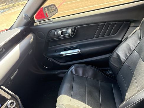 Used 2020 Ford Mustang Premium RWD image 13