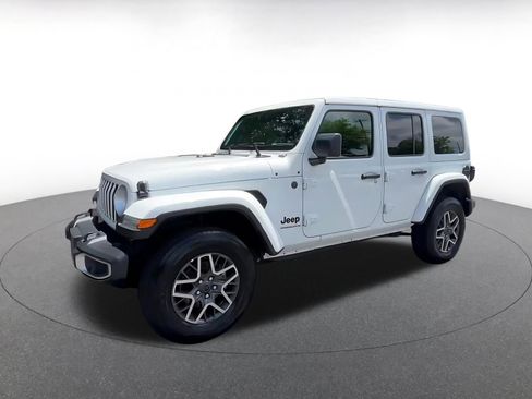 Used 2025 Jeep Wrangler Unlimited Sahara AWD/4WD image 8