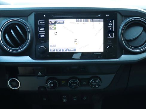 Used 2018 Toyota Tacoma TRD Sport image 53