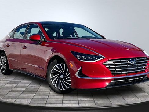 Used 2022 Hyundai Sonata Limited w/ Cargo Package image 2