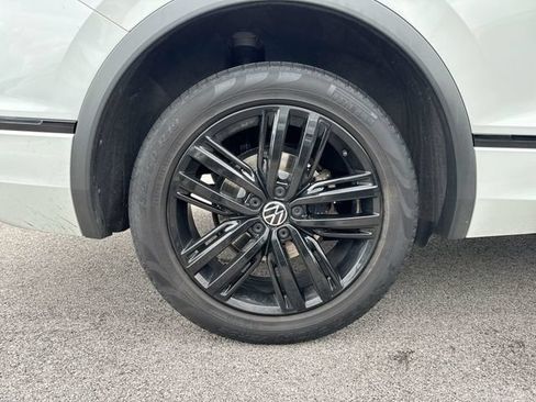 Used 2022 Volkswagen Tiguan SE R-Line AWD/4WD image 33