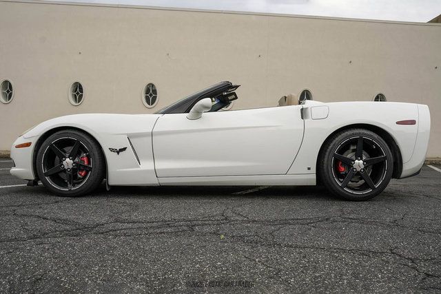 Used 2006 Chevrolet Corvette Convertible w/ Preferred Equipment Group RWD image 3