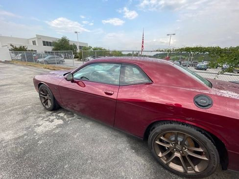 Used 2023 Dodge Challenger SRT Hellcat RWD image 12