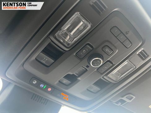 Used 2024 GMC Yukon Denali image 33