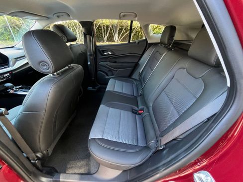 Used 2025 Chevrolet Trax LT image 23