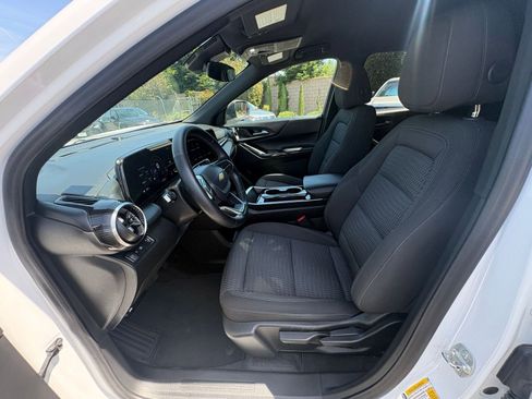 Used 2025 Chevrolet Equinox LT FWD image 28