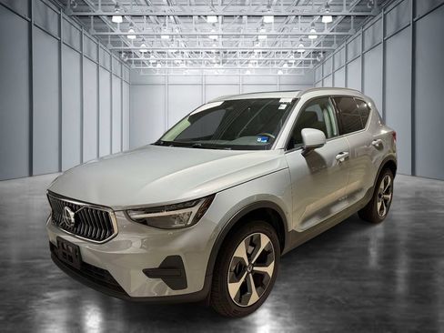 Used 2025 Volvo XC40 B5 Core w/ Protection Package Premier AWD/4WD image 1
