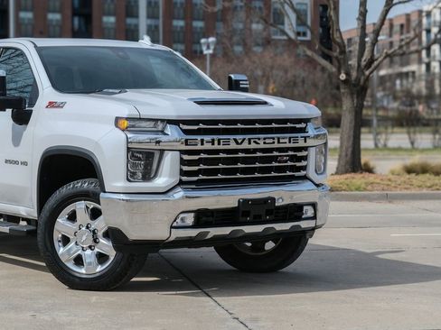 Used 2020 Chevrolet Silverado 2500 LTZ w/ LTZ Premium Package image 3