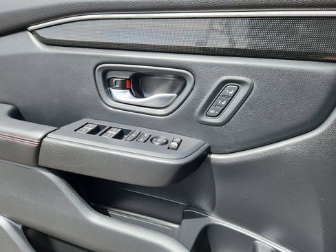 Certified 2025 Honda Pilot Black Edition image 9