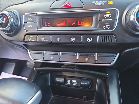 Used 2020 Kia Sorento LX w/ LX I4 Convenience Package AWD/4WD image 18