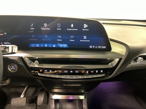 Certified 2024 Cadillac Lyriq Luxury AWD/4WD image 22