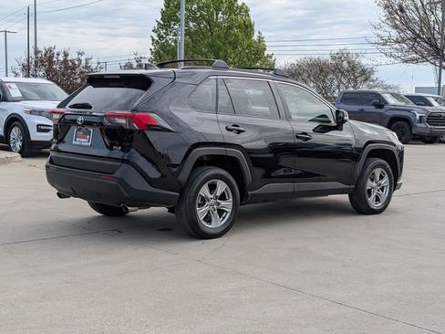 Used 2022 Toyota RAV4 XLE w/ Convenience Package image 6