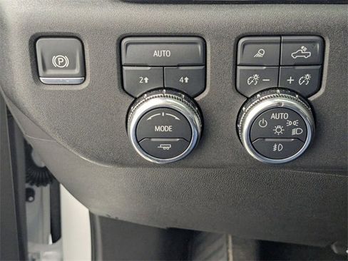 Used 2025 GMC Sierra 1500 SLT image 15