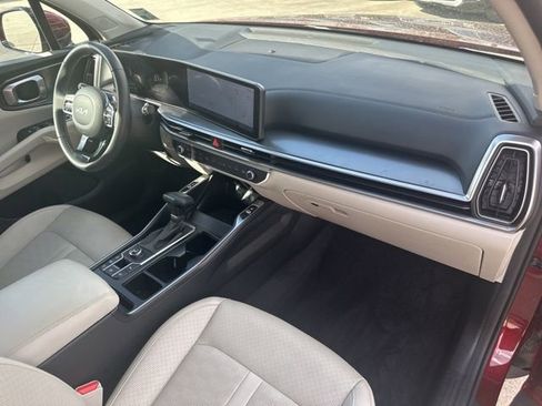 Used 2025 Kia Sorento S FWD image 32