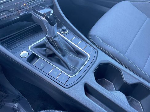 Used 2025 Volkswagen Jetta SE image 41